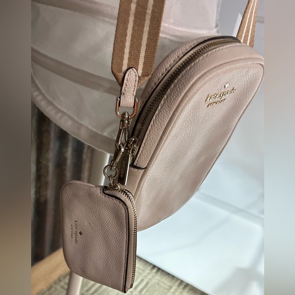 NWOT-Kate Spade New York Cream Crossbody Bag with Striped Strap & Mini Pouch - Picture 5 of 9